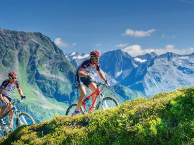 Cycling-In-Uttaranchal-To-Witness-Life-At-Its-Beautiful-Best